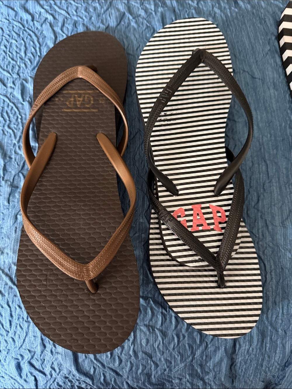 Bundle of Old Navy and Gap Flip Flops - Size 7/8 all brand new - Picture 2 of 4